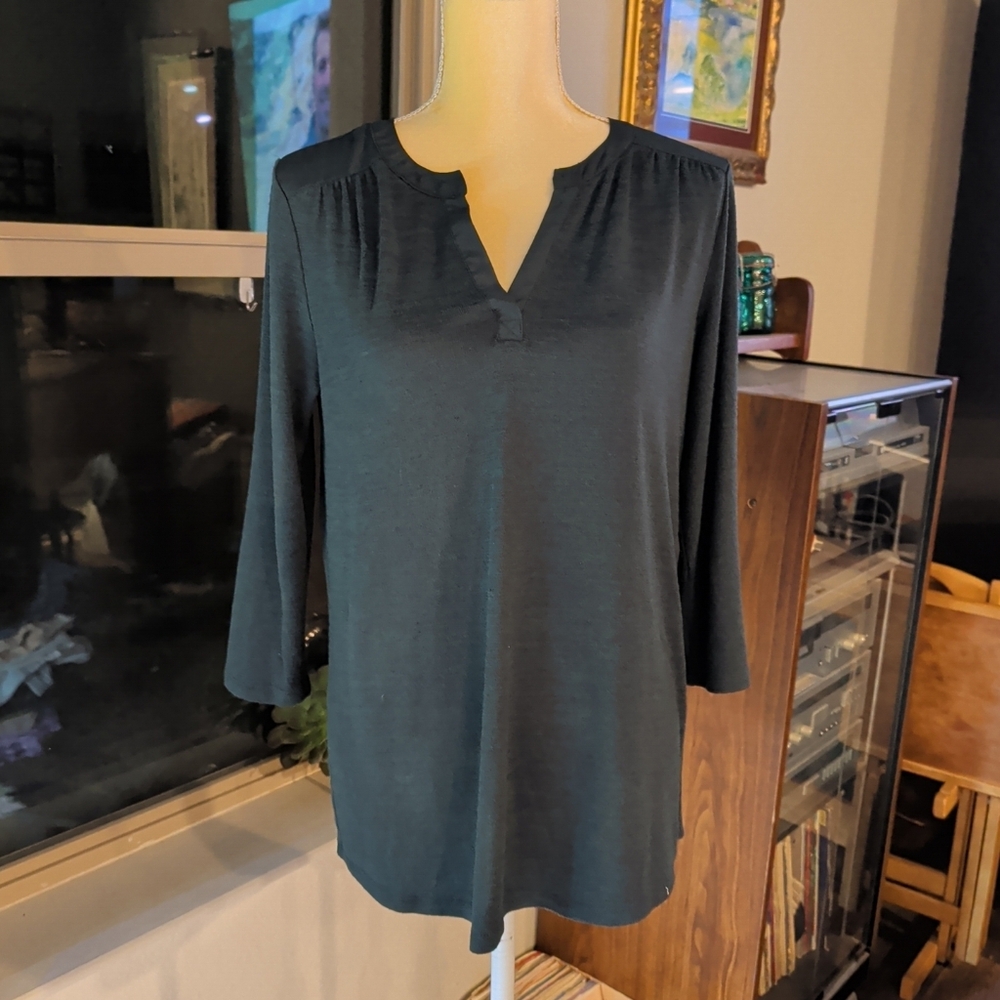 41 Hawthorn Women's Size M Blouse Green Pullover Long Sleeves With Silky Detail